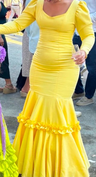 Traje de flamenca amarillo