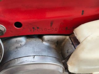 Honda PC50 Moped Roja y Blanca
