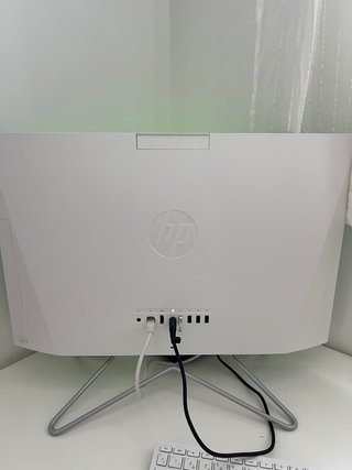 HP All-in-One 24 Intel i3 8GB RAM 512GB
