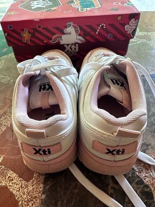Zapatillas Xti Kids Blancas y Rosas Talla 34