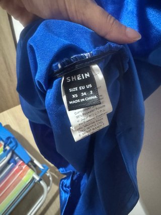 Vestido azul eléctrico satinado