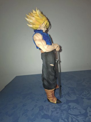 Figura Trunks Dragon Ball Z Espada