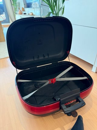 Baúl top case Givi Maxia