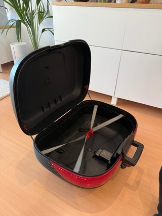 Baúl top case Givi Maxia
