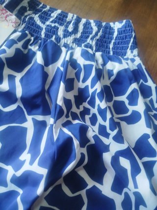 Pantalones anchos estampado azul y blanco