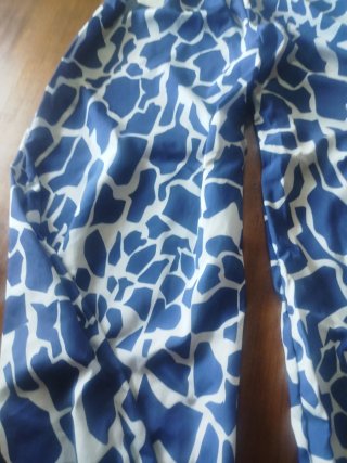 Pantalones anchos estampado azul y blanco