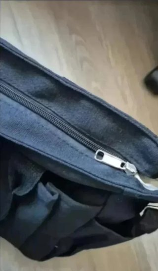 Bolso bandolera negro.