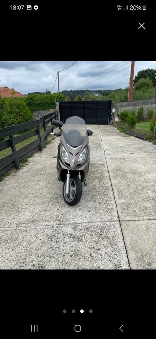 Peugeot Satelis 400 Maxi Scooter Beige/Gris
