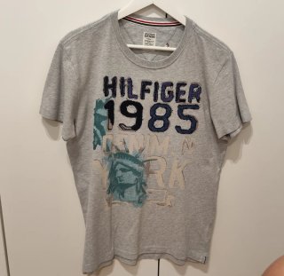 Camiseta Tommy Hilfiger Talla M Puesta 1 vez