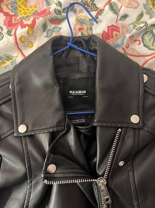 Chaqueta Cuero Negra Pull&Bear Talla M