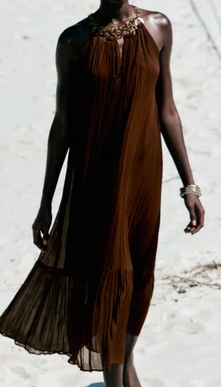 Vestido Zara Marrón Chocolate con cuello joya.