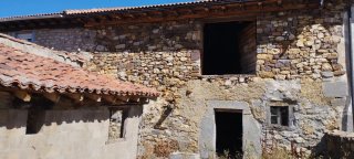 Casa de pueblo de piedra,2 plantas 280 m² Tremaya