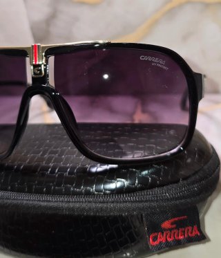 Gafas de sol Carrera negras y doradas