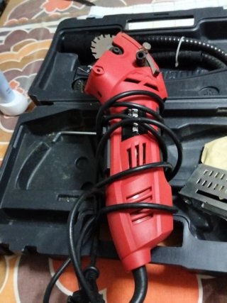 Sierra Circular Eléctrica Roja