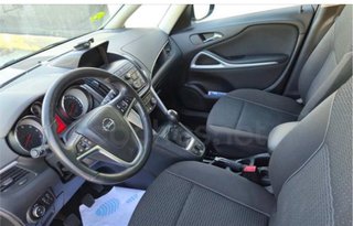 Opel Zafira 2016