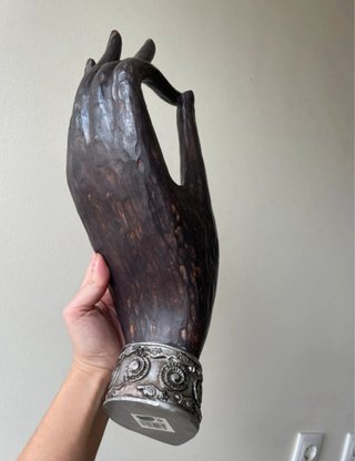 Mão de madeira decorativa mudra jnana