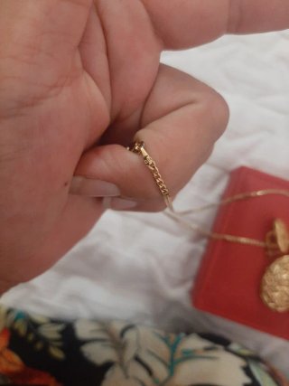 Conjunto de joyería dorado