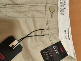 Bermuda Levis Beige Talla M (W 28 L 9).