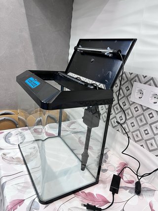 Pecera Negro y Transparente