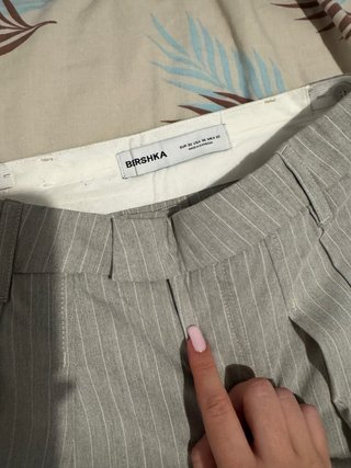 Pantalones Bershka grises raya diplomática talla 3