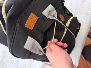 Mochila marca SUNSHINE Negra y detalles Marrón