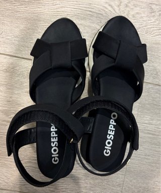 Sandalias Gioseppo Negras