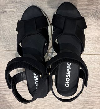 Sandalias Gioseppo Negras