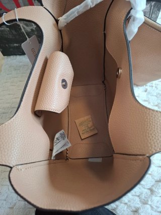 Bolso Guess Beige con neceser y llavero 2 en 1