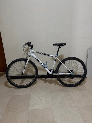 Bicicleta de Montaña INDUR Blanca