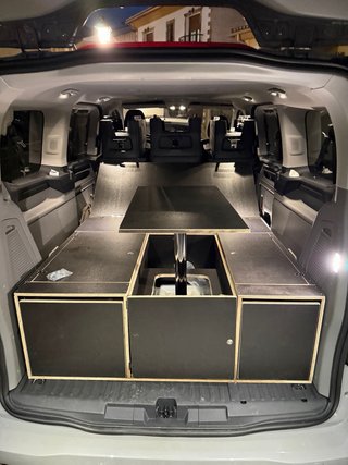 Ford Tourneo Custom 2025