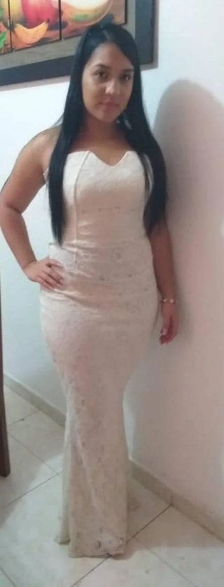 Vestido verde con bordado floral