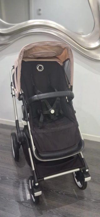 Carro Bugaboo Fox 2 año  2022 490€ con las cajas