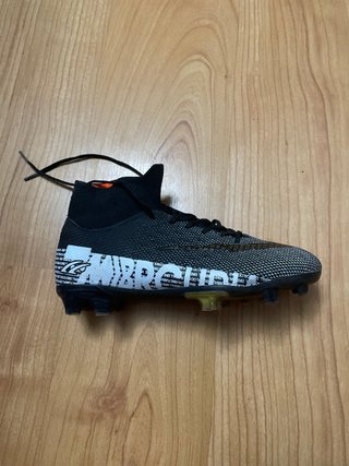 Botas de fútbol Nike falsas talla 36