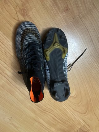 Botas de fútbol Nike falsas talla 36