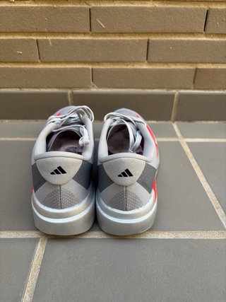 Zapatillas Adidas Gris y Rojo