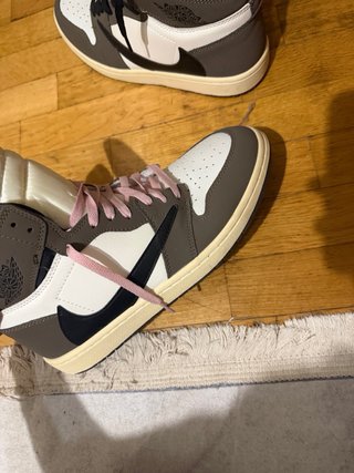 Jordan 1 x Travis Scott