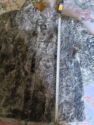 Chaquetón de piel de ramusquet y astracán