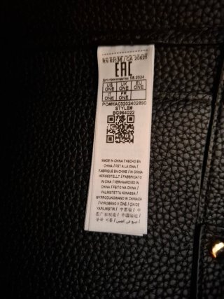 Bolso Guess Negro con neceser y llavero 2 en 1