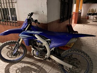 Yamaha YZF Motocross Azul y Blanca 250