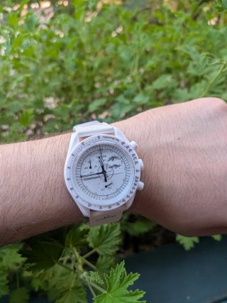 Omega x Swatch Snoopy Mission to the Moon