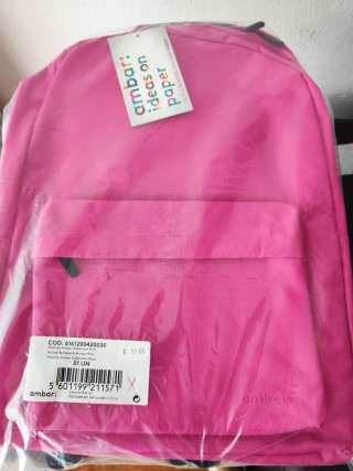 Mochila Escolar Fushia design moderno e prático da
