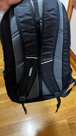 Mochila Thule Negra y Turquesa