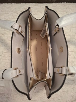 Bolso Guess Beige y Dorado