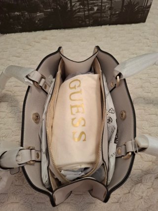 Bolso Guess Beige y Dorado