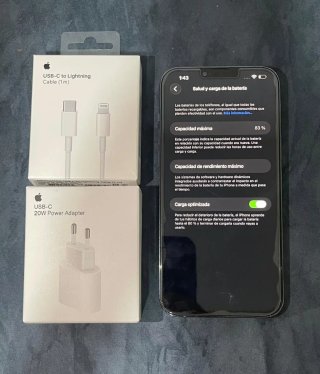 iPhone 13 Pro Max Plata + Cargador y Cable