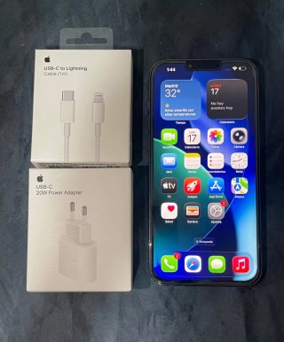 iPhone 13 Pro Max Plata + Cargador y Cable