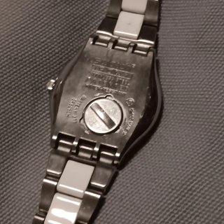 Reloj Swatch Irony Plata y Blanco