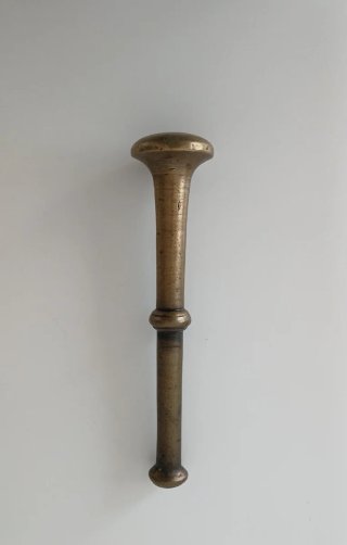 Almirez antiguo de bronce