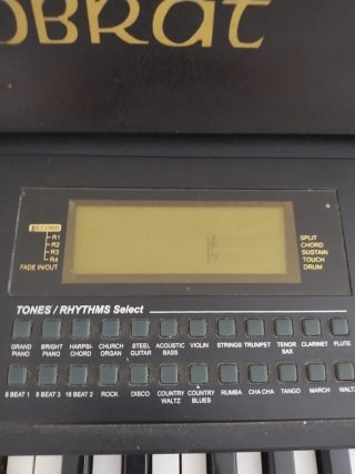 Piano Digital Kobrat con Banqueta Negra