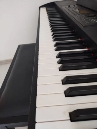 Piano Digital Kobrat con Banqueta Negra